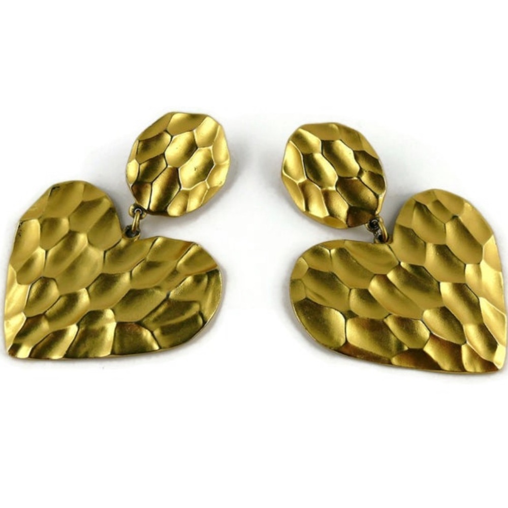 *SOLD* YVES SAINT LAURENT VINTAGE 90s OVERSIZED HAMMERED HEART DANGLING EARRING